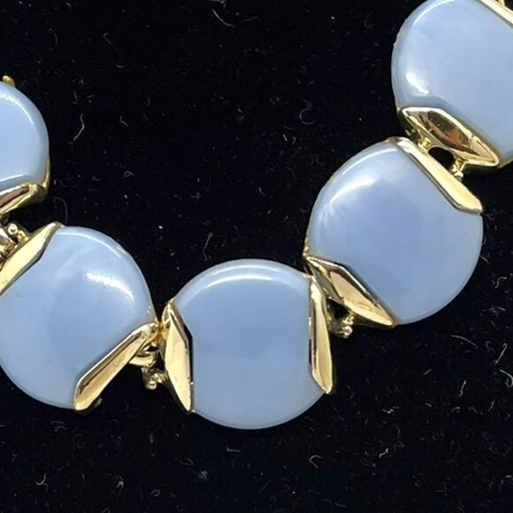 Vintage Midcentury Lucite Geometric Choker Necklace - Picture 5 of 6